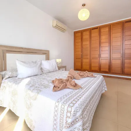 Semesterbostad Home2Book Bellavista Puerto Calero Pool & Bbq